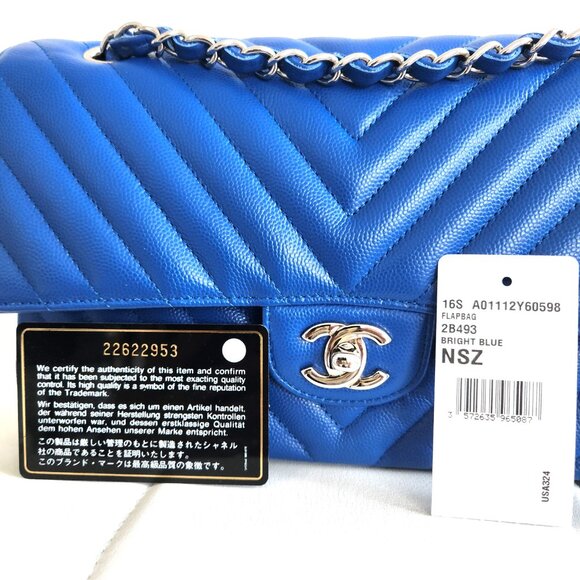 Chanel Chevron Classic Flap Medium - Picture 10 of 11